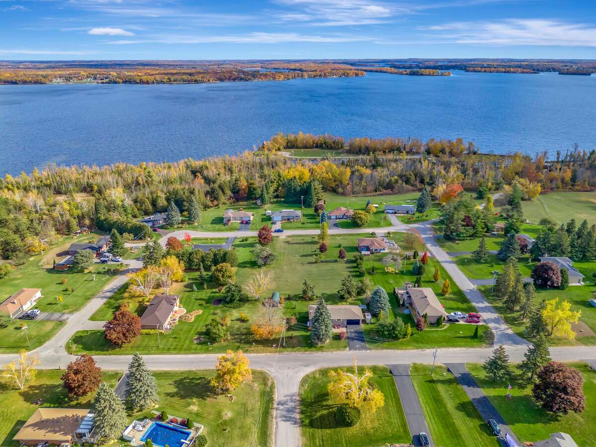 456 Old Surrey Lane, Bobcaygeon, Ontario K0M 1A0