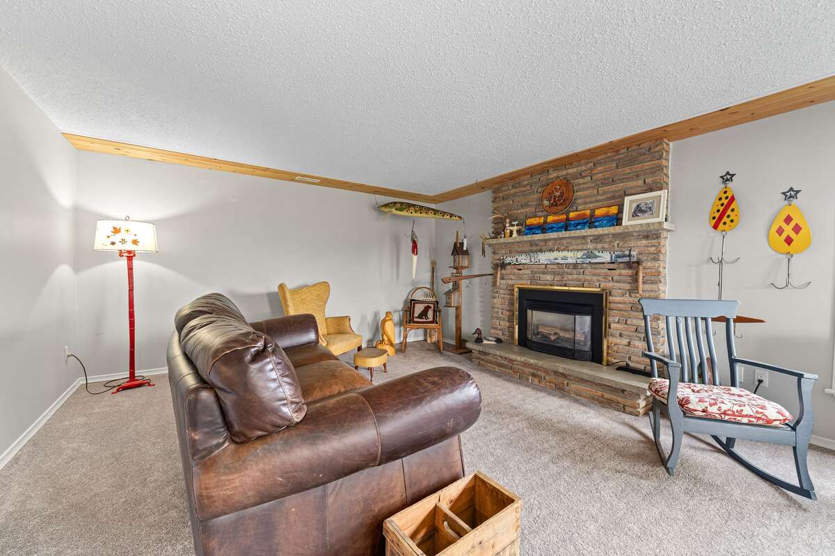 456 Old Surrey Lane, Bobcaygeon, Ontario K0M 1A0