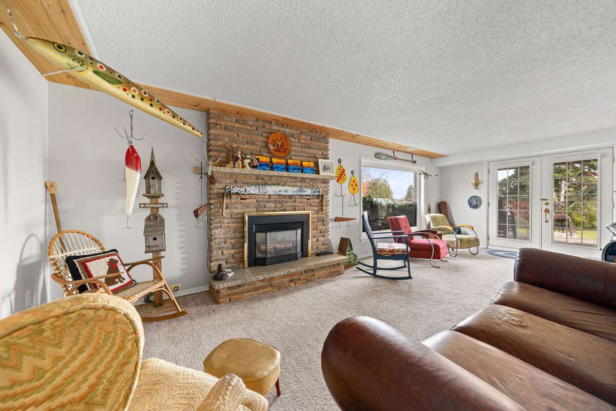 456 Old Surrey Lane, Bobcaygeon, Ontario K0M 1A0