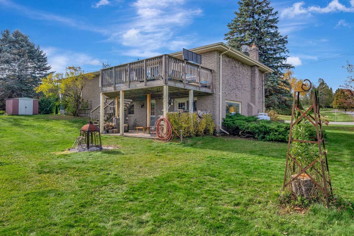456 Old Surrey Lane, Bobcaygeon, Ontario K0M 1A0