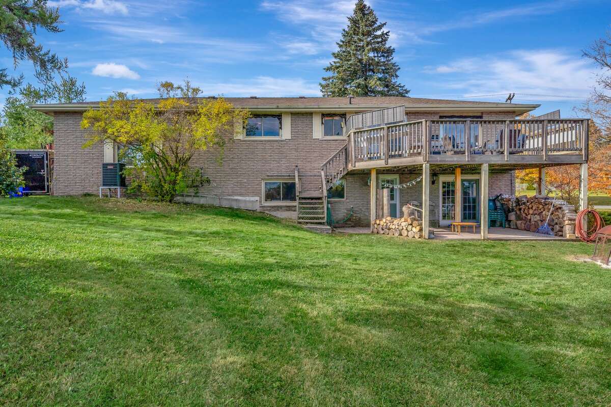 456 Old Surrey Lane, Bobcaygeon, Ontario K0M 1A0