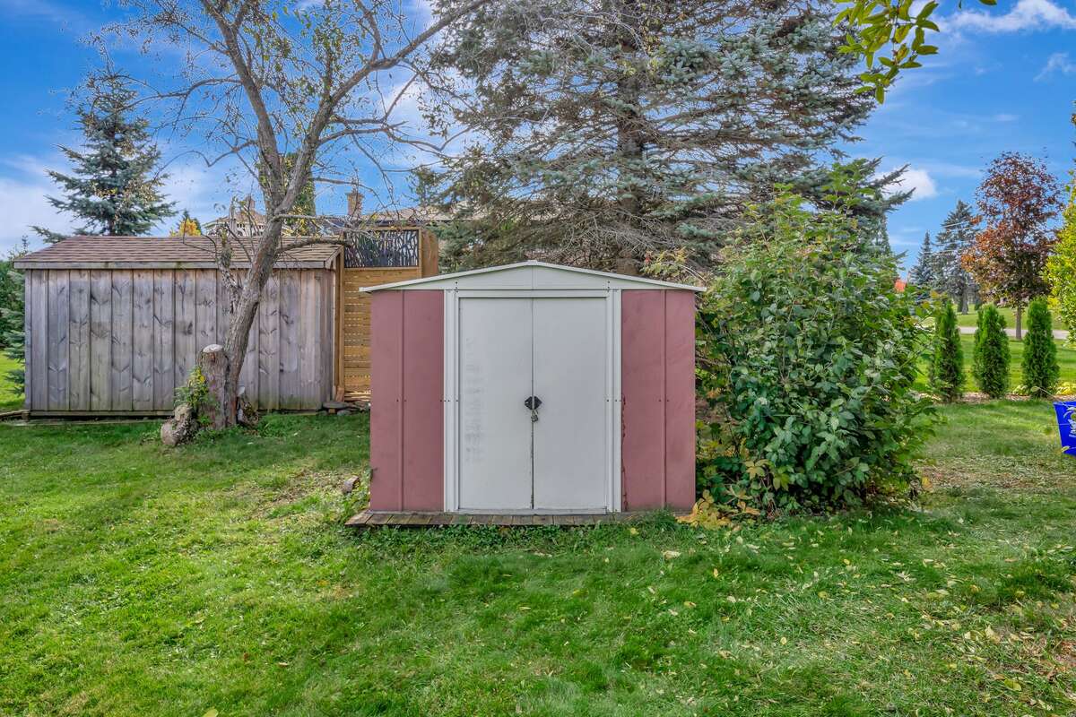 456 Old Surrey Lane, Bobcaygeon, Ontario K0M 1A0