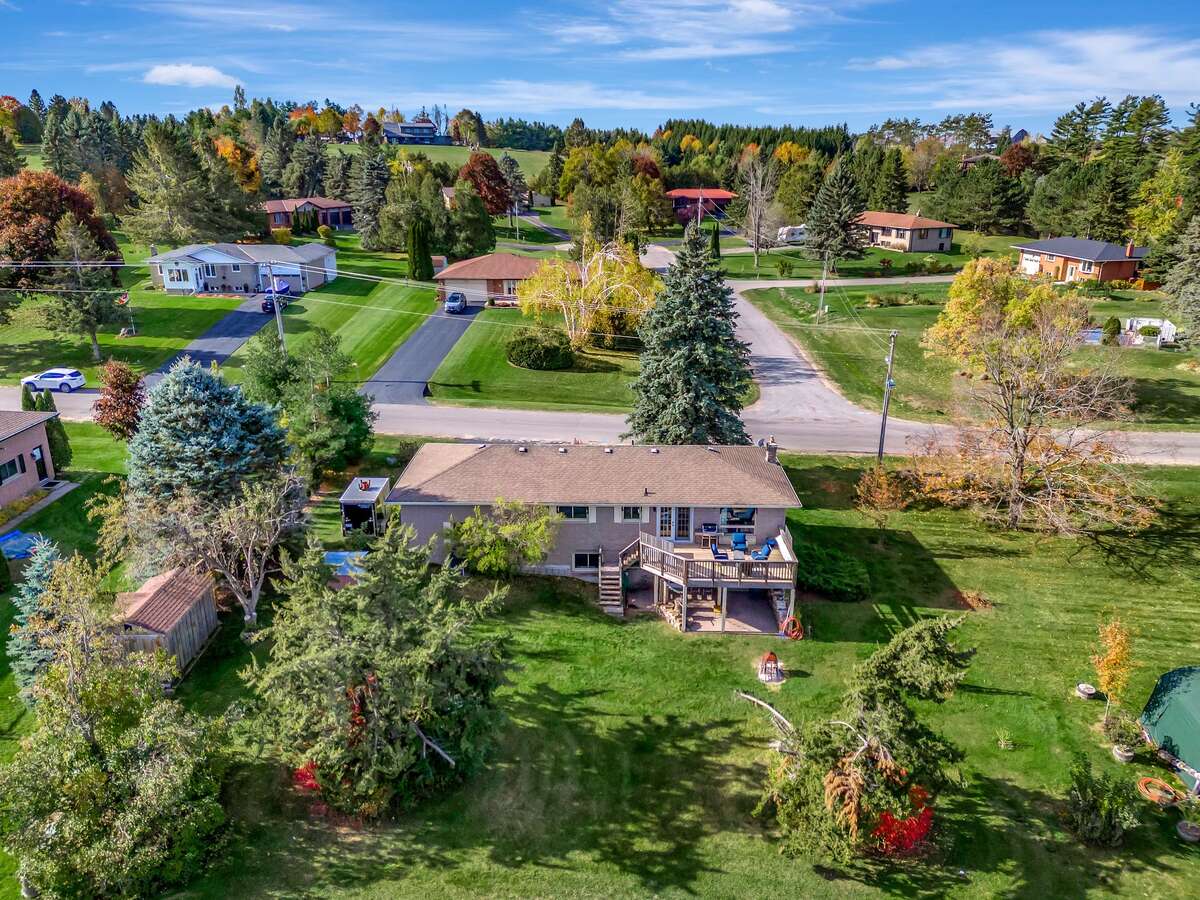 456 Old Surrey Lane, Bobcaygeon, Ontario K0M 1A0