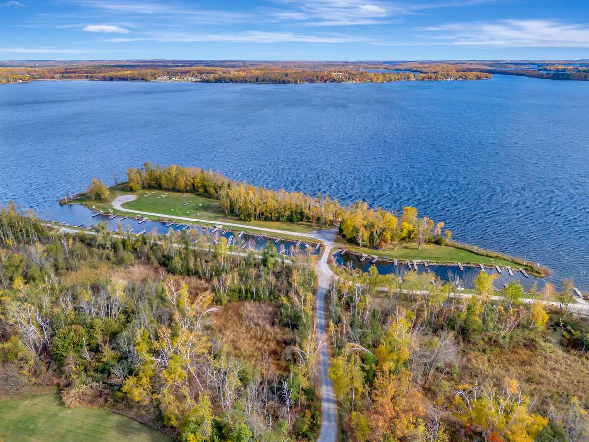 456 Old Surrey Lane, Bobcaygeon, Ontario K0M 1A0