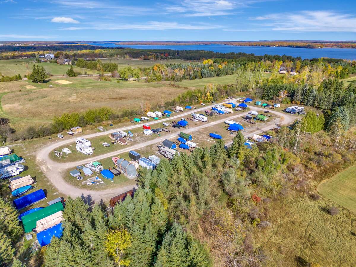 456 Old Surrey Lane, Bobcaygeon, Ontario K0M 1A0