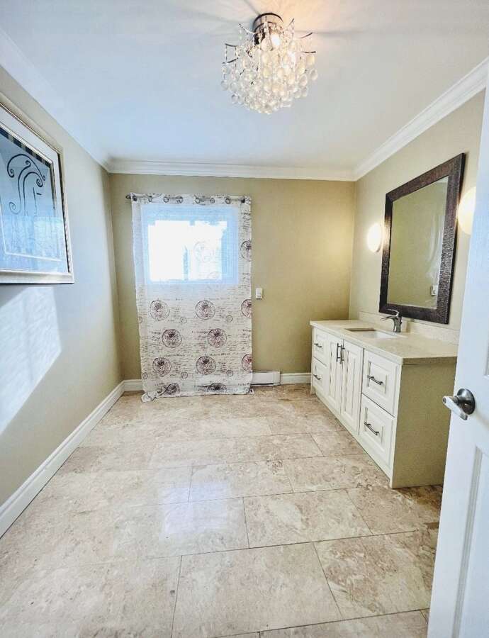 Main floor guest bathroom
