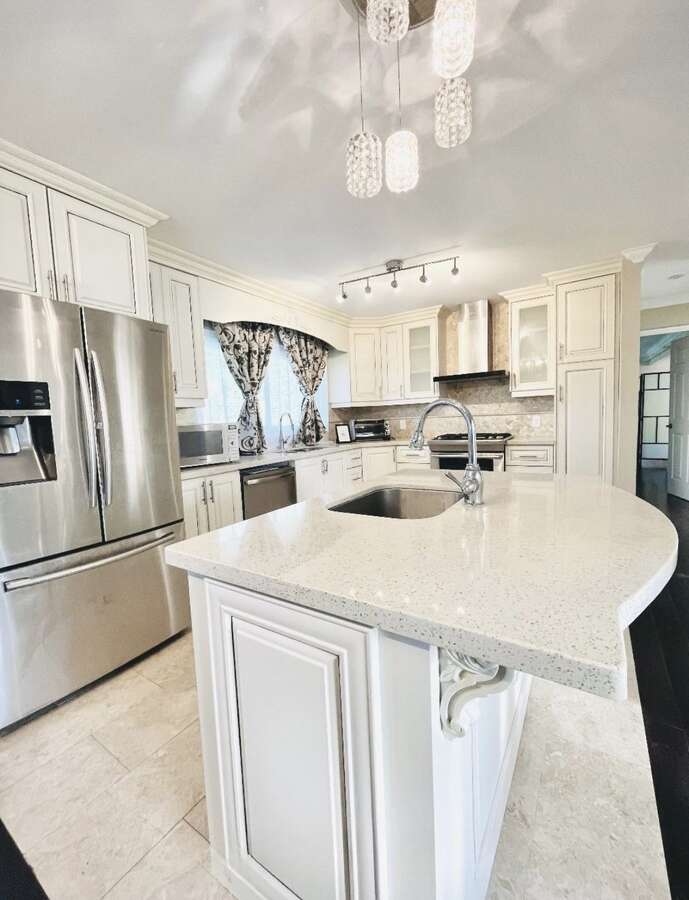 Full renovation main floor kitchen