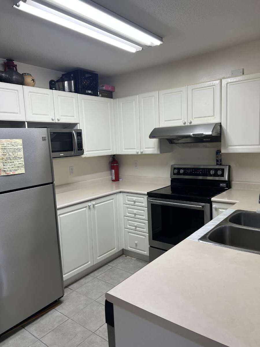 102-3085 primrose lane