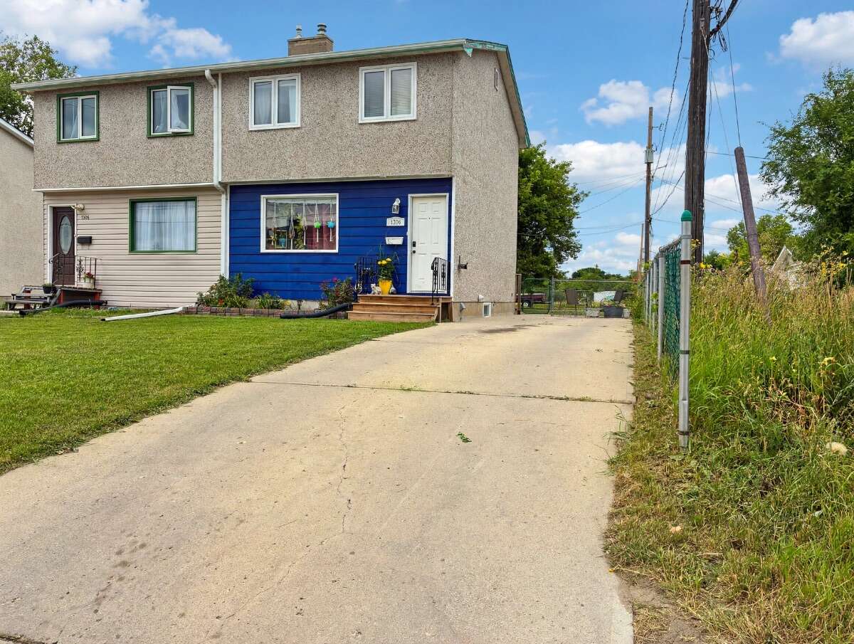4324 3 Ave N