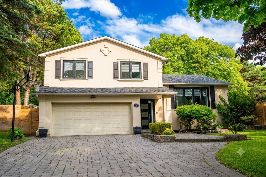 4BR Backyard Oasis Backing Bayview Country Club
