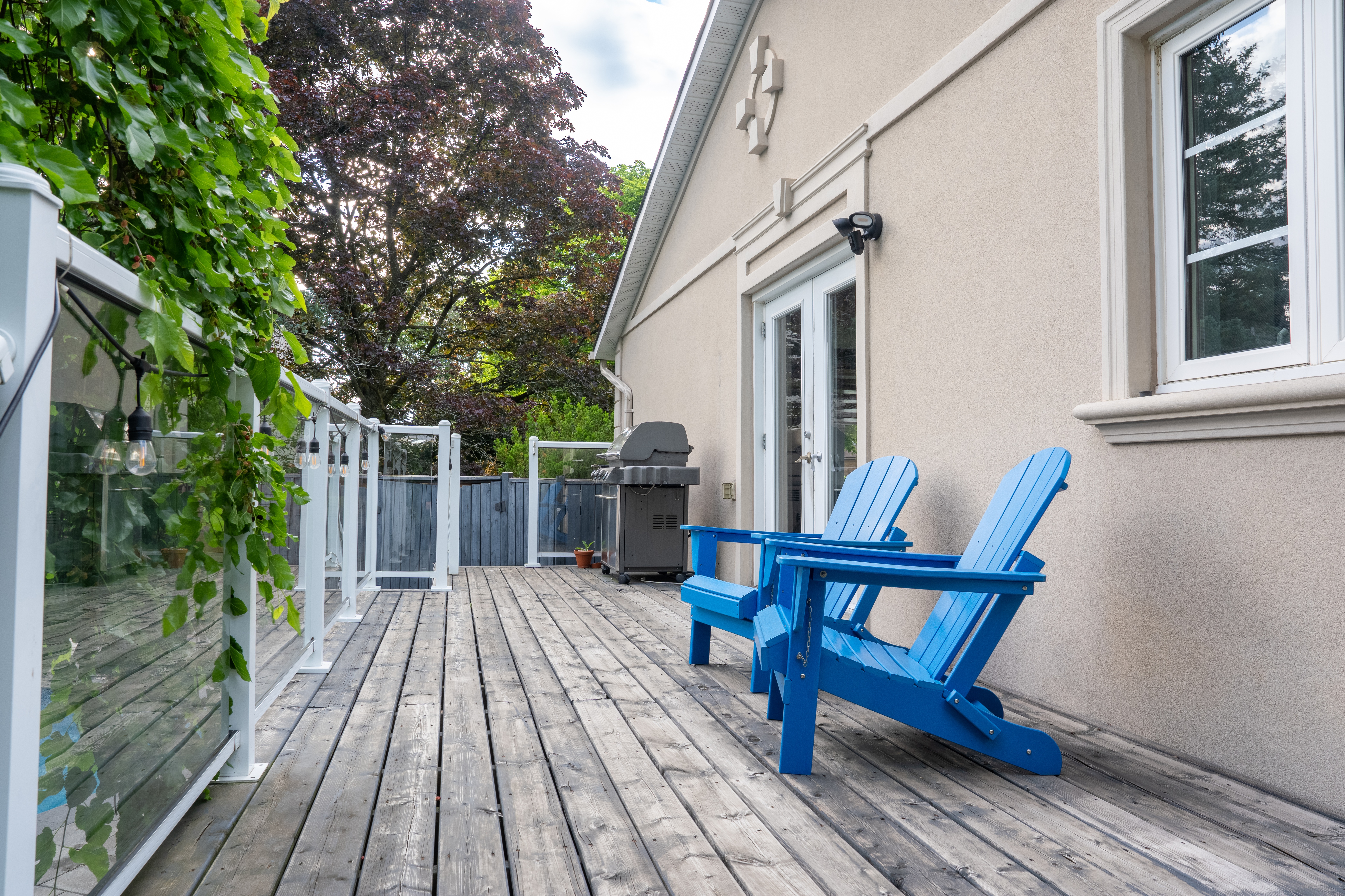 4BR Backyard Oasis Backing Bayview Country Club