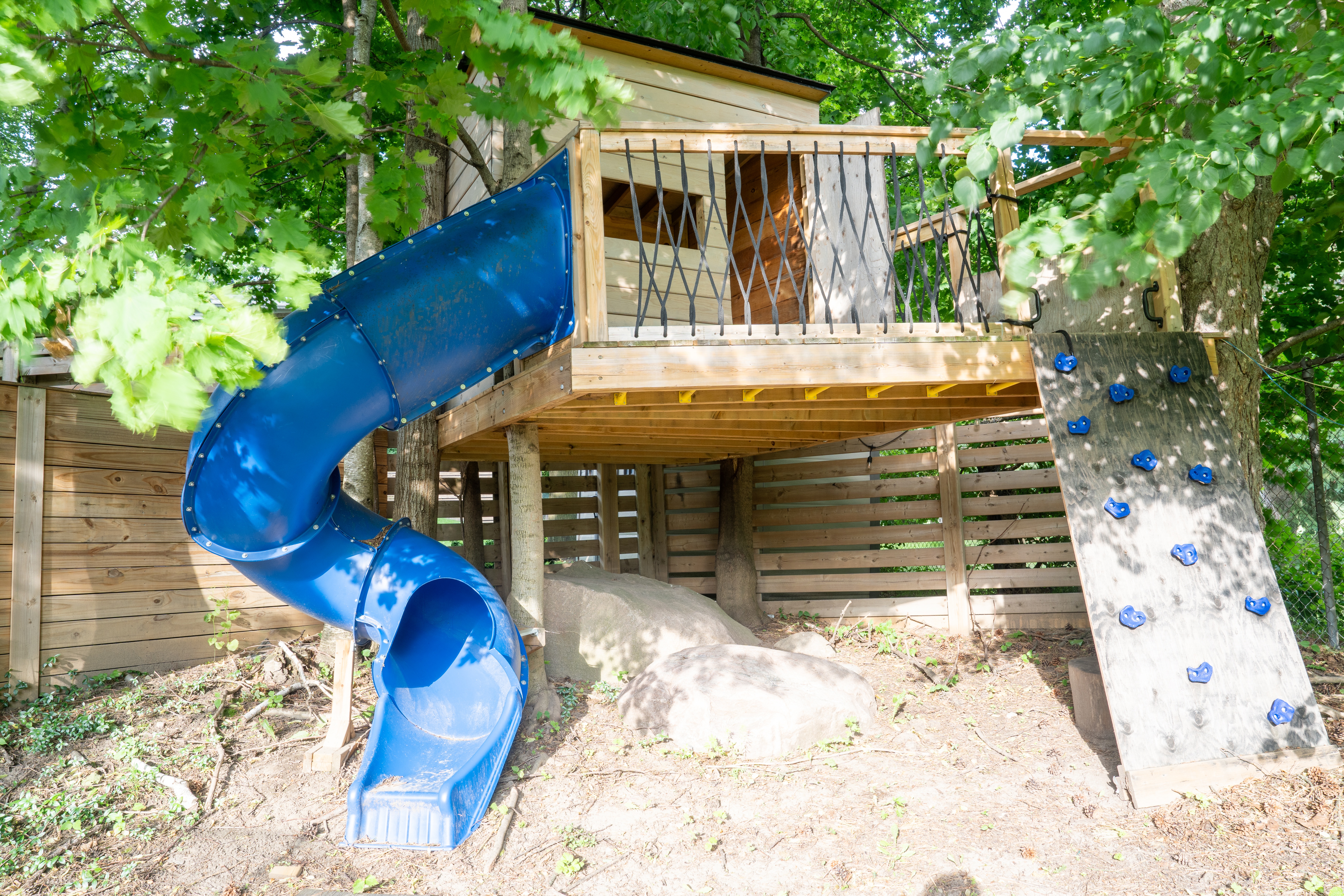 4BR Backyard Oasis Backing Bayview Country Club