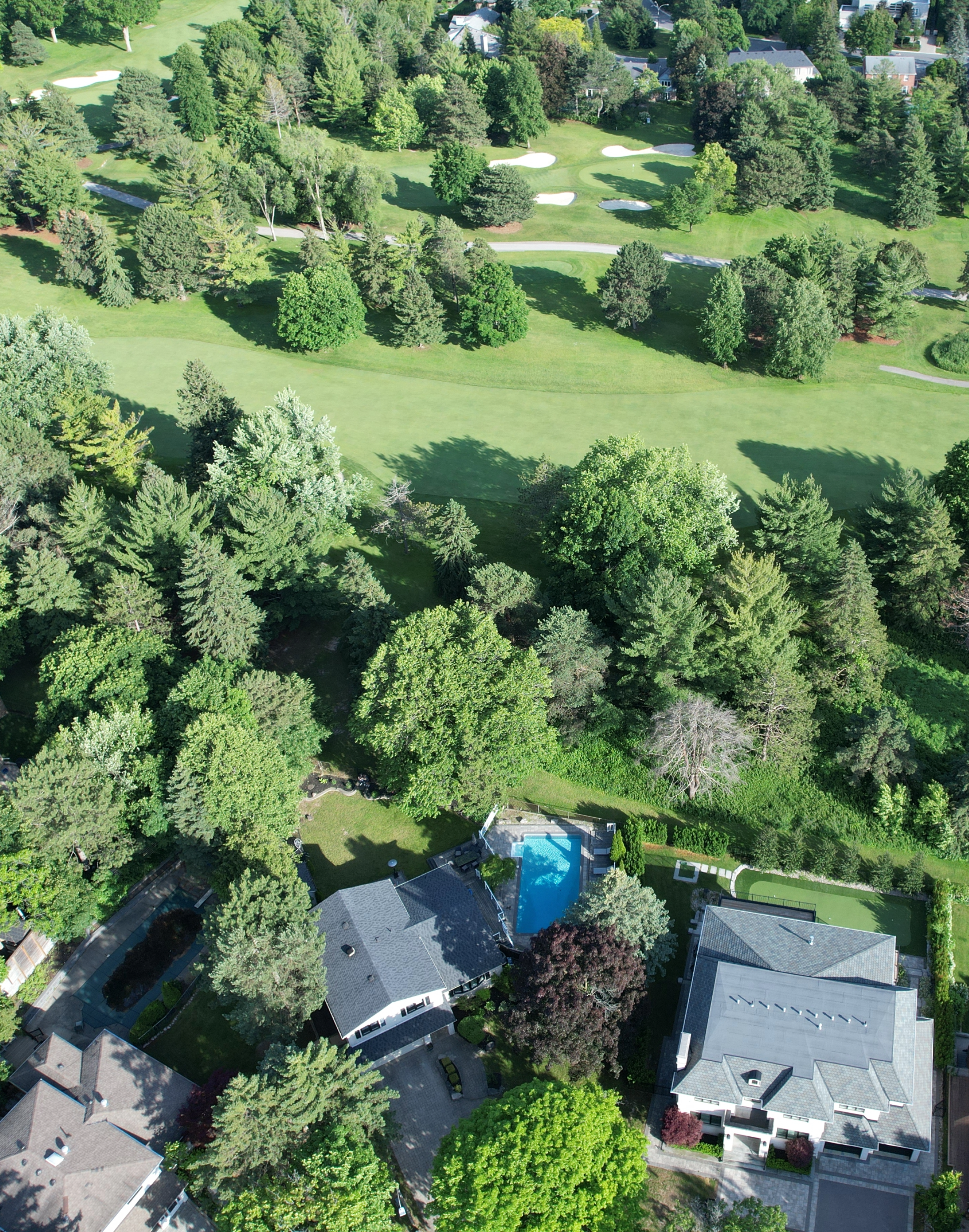 4BR Backyard Oasis Backing Bayview Country Club