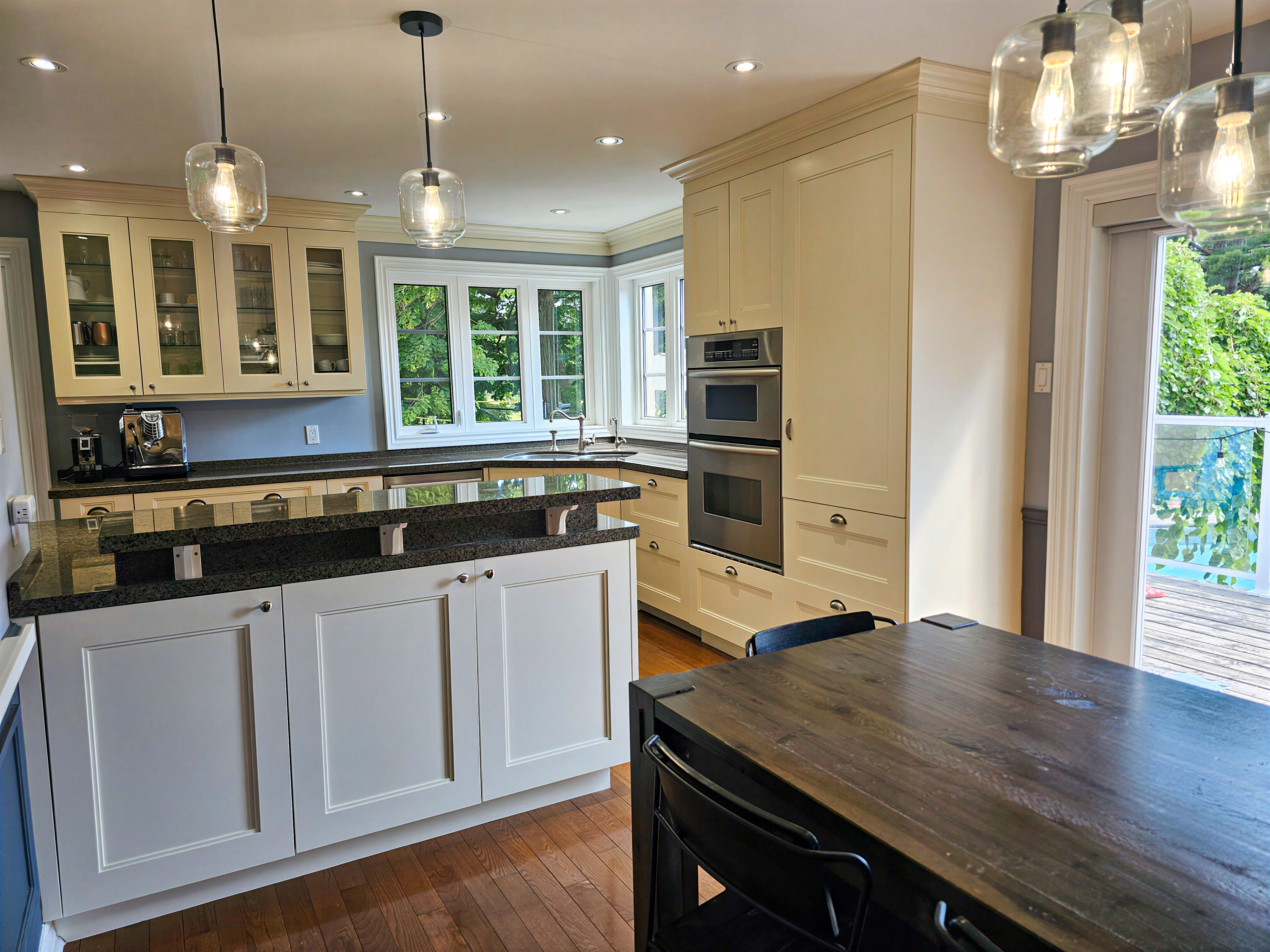 4BR Backyard Oasis Backing Bayview Country Club