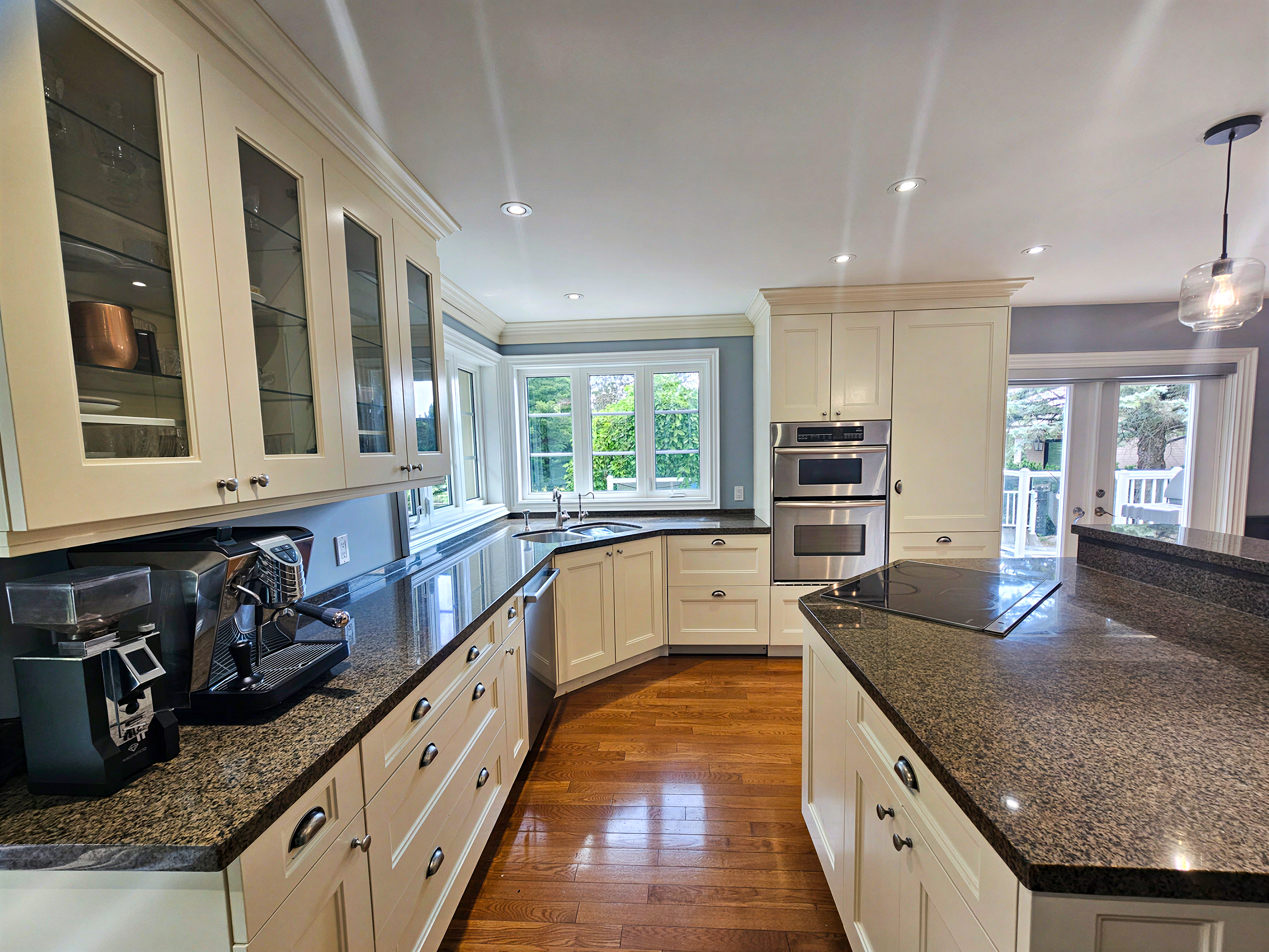 4BR Backyard Oasis Backing Bayview Country Club