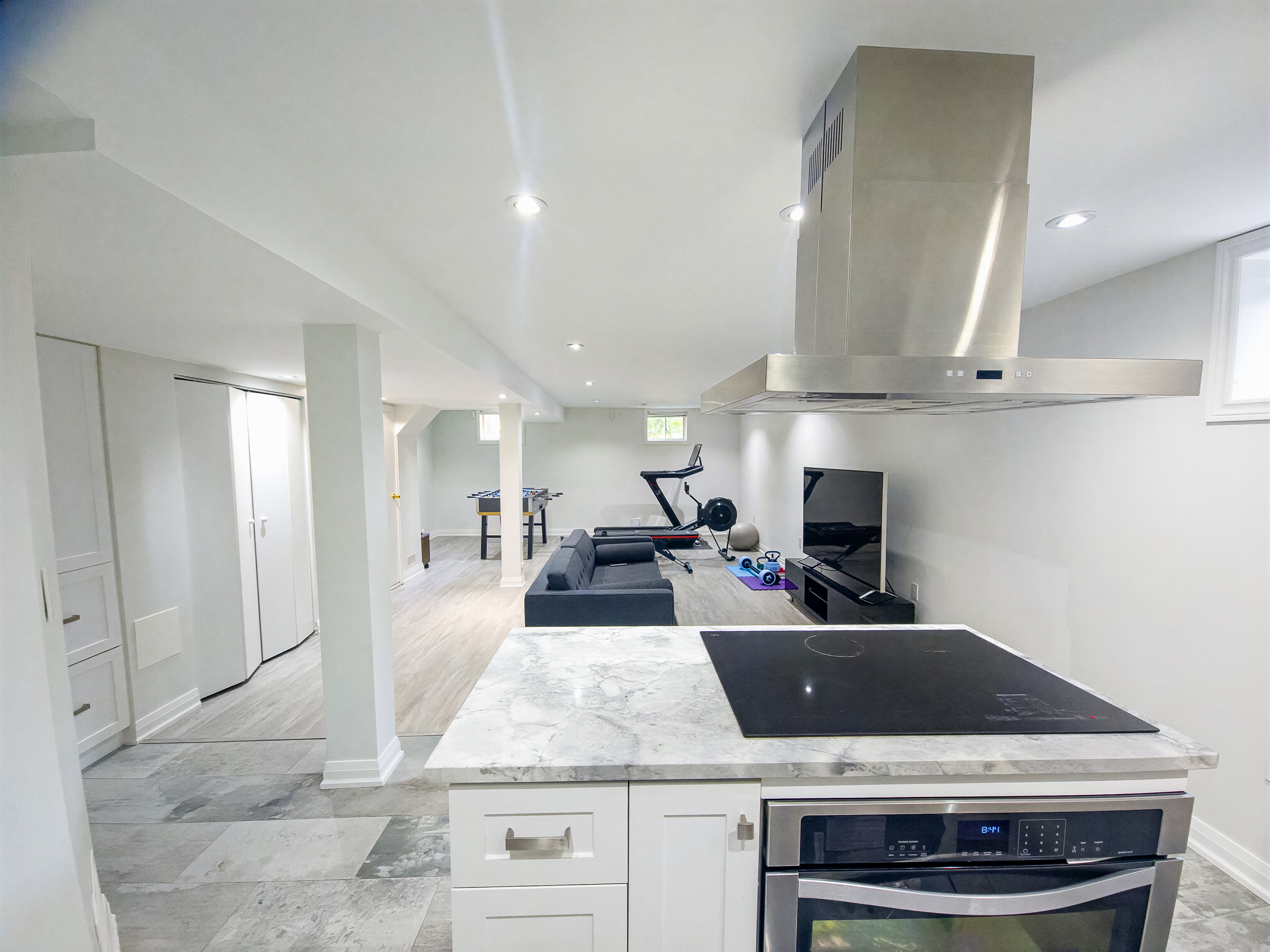 4BR Backyard Oasis Backing Bayview Country Club
