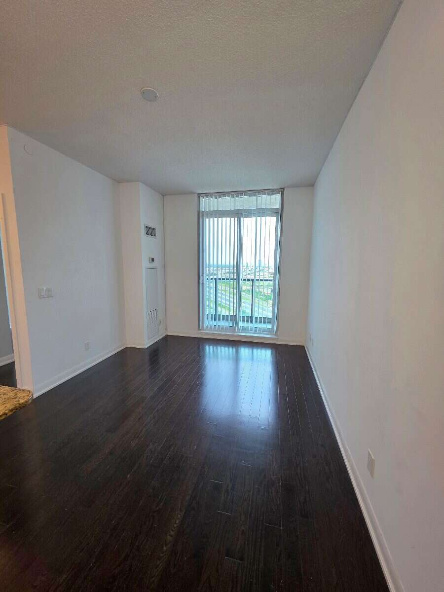 Bright 1 Bedrooom with Toronto Skyline/Lake View!