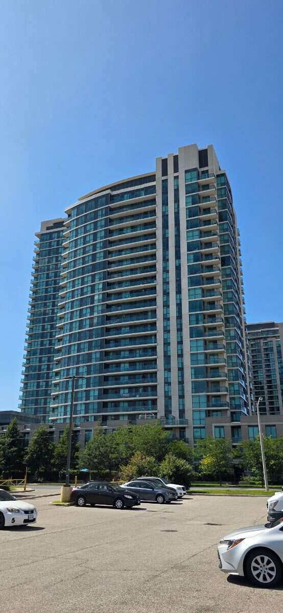 Bright 1 Bedrooom with Toronto Skyline/Lake View!