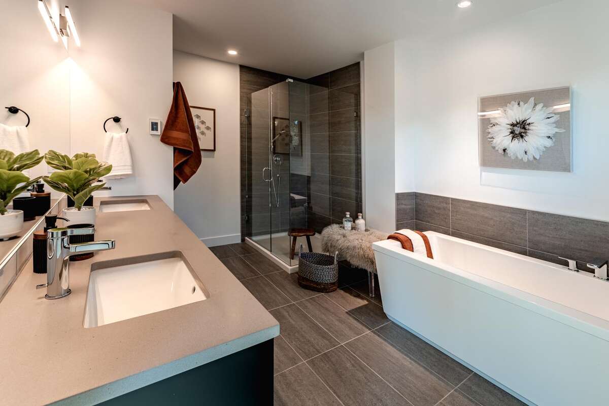 5-piece ensuite