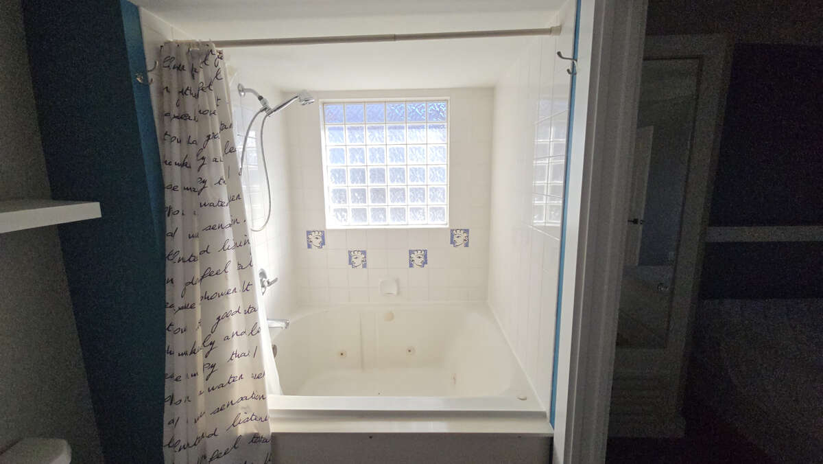 Large Tub (non jet)