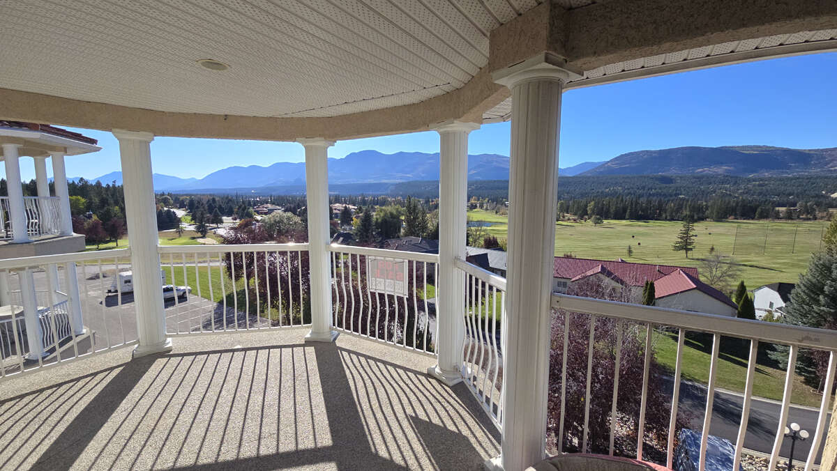 Patio View South Along Riverside Golf Course