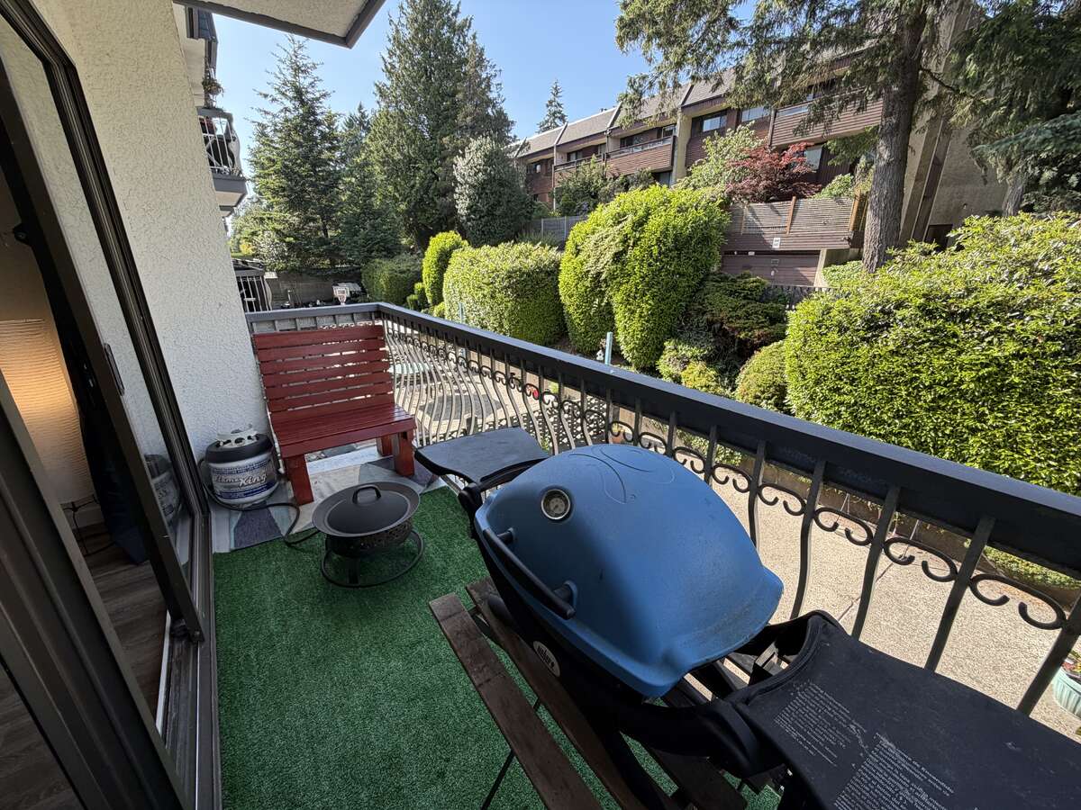 Bright, Fully Renovated Condo