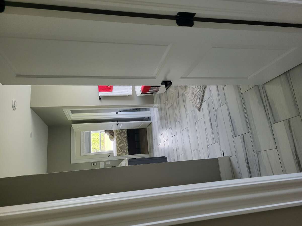 Walk in to master bathroom