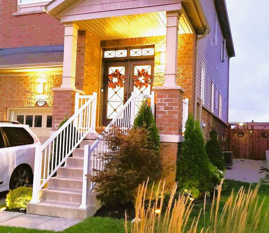Side of the house leading to Backyard Gate