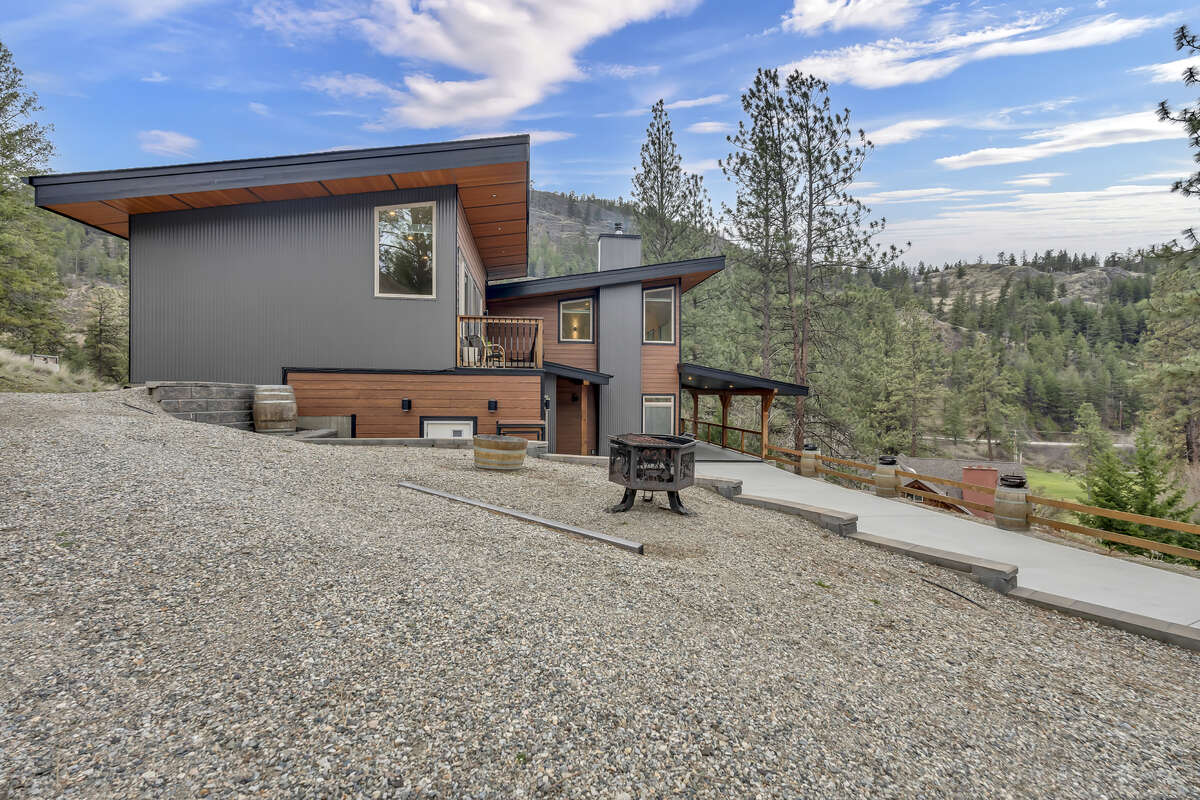 Covered Deck off of Walk-out Basement