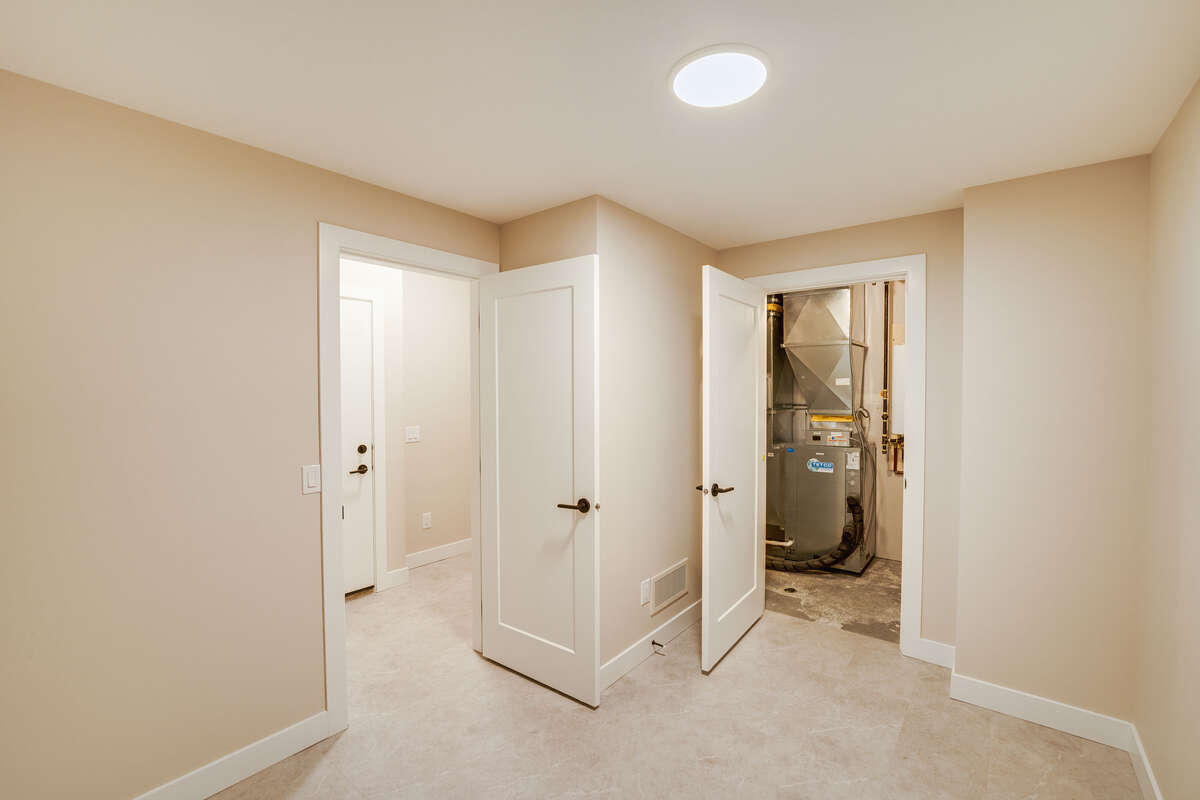 Storage / Flex room + mechanical room