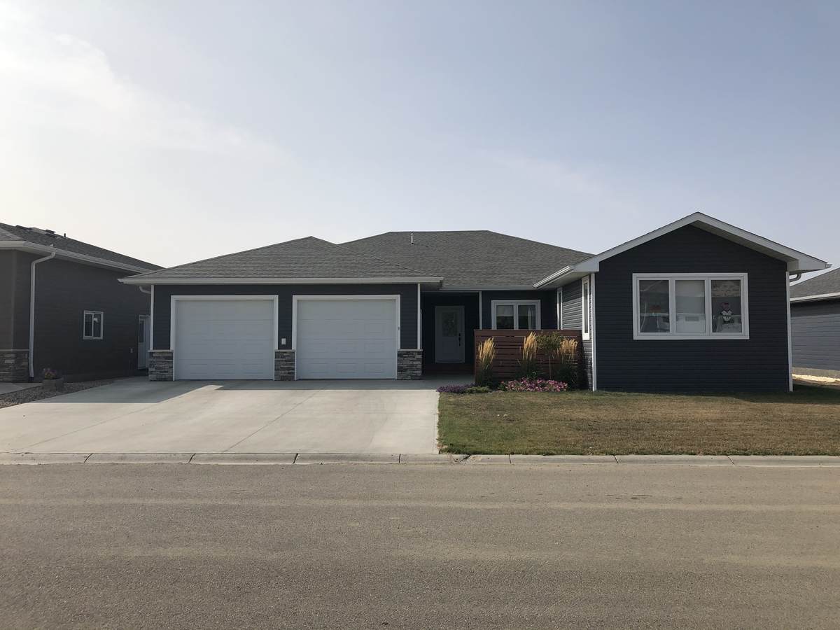 House For Sale in Redvers, SK - 3+1 bed, 2 bath