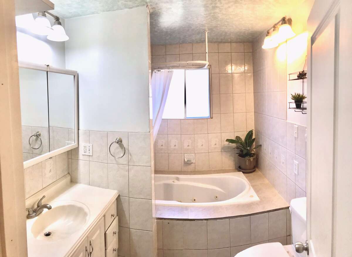 Main level Bathroom, has jetted tub