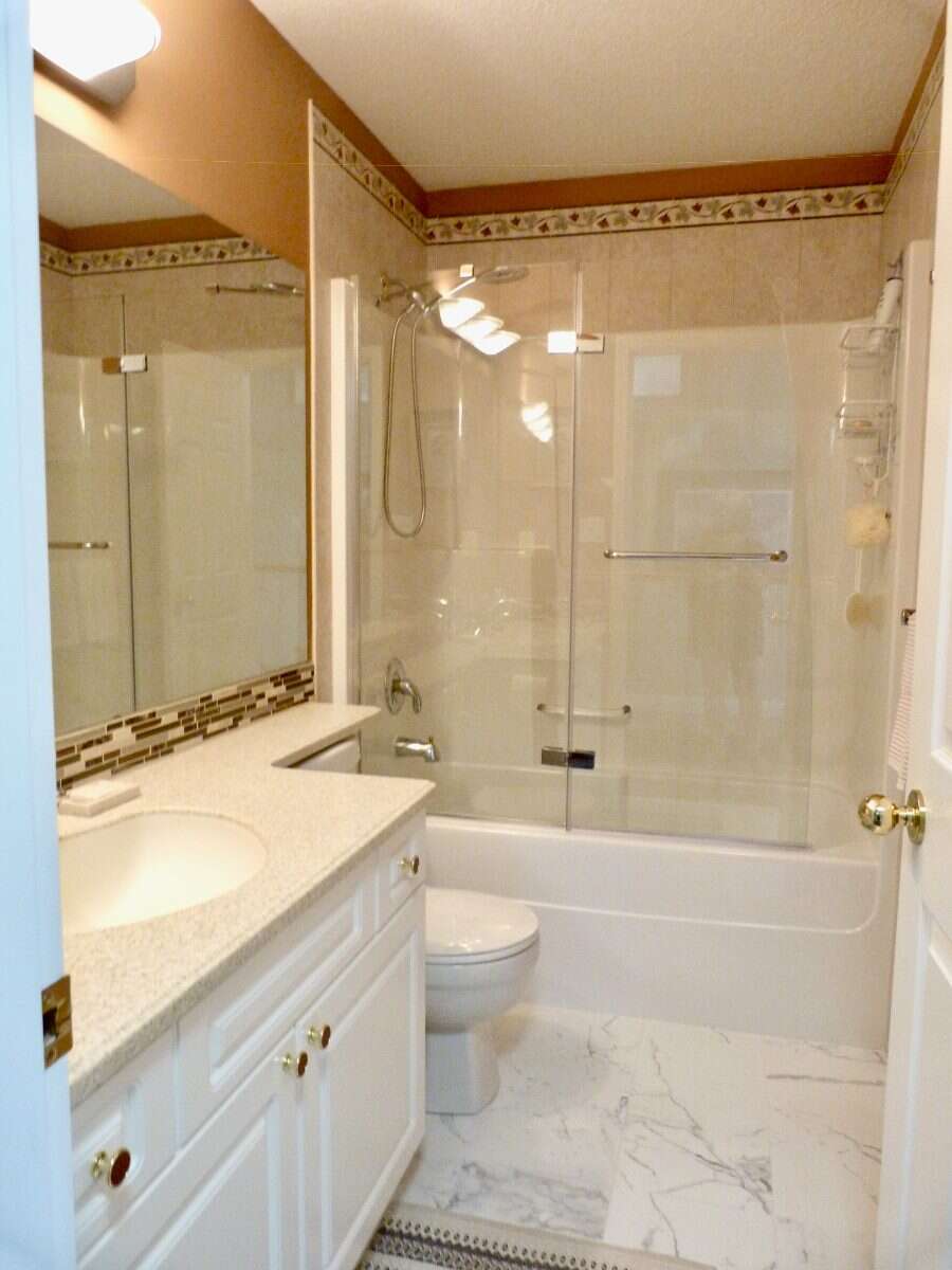 Beautiful home in Aberdeen Golf Course community 