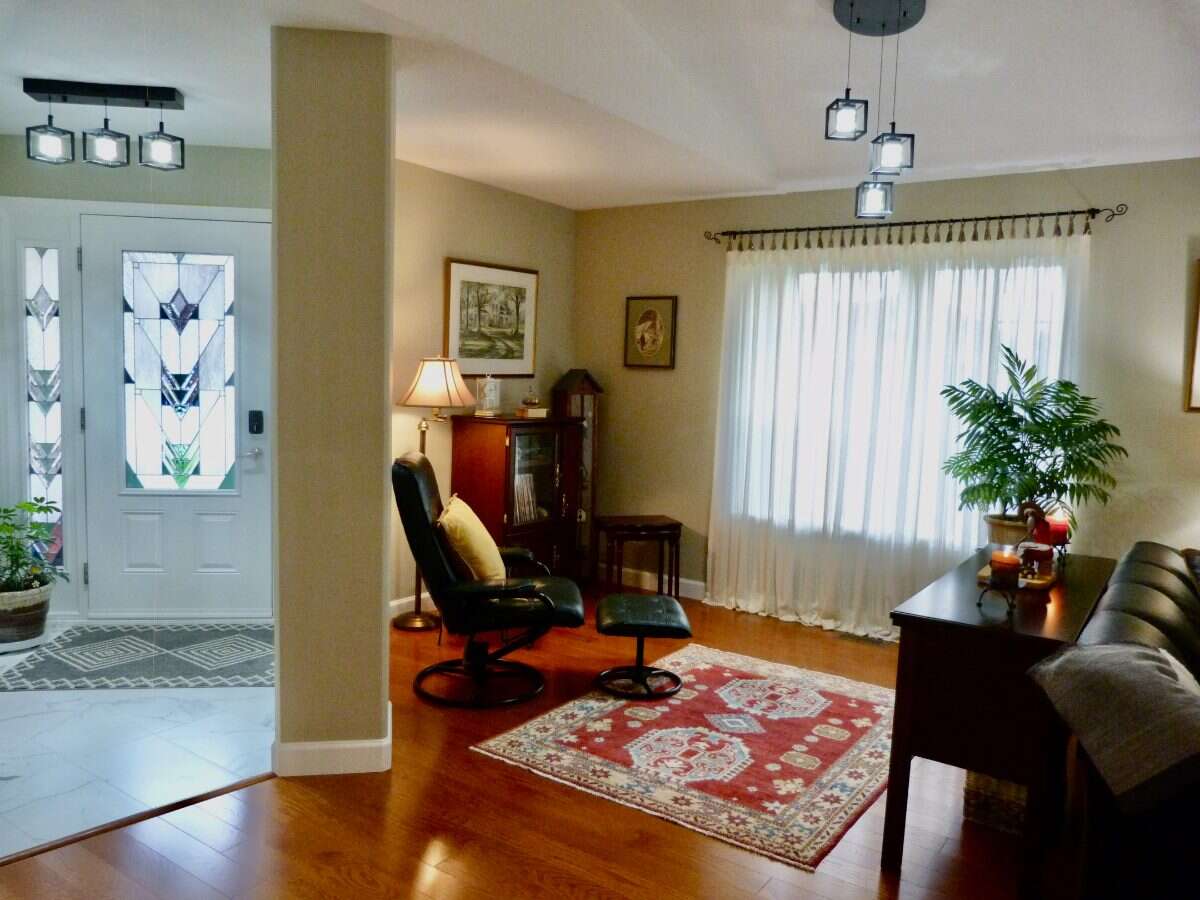 Beautiful home in Aberdeen Golf Course community 