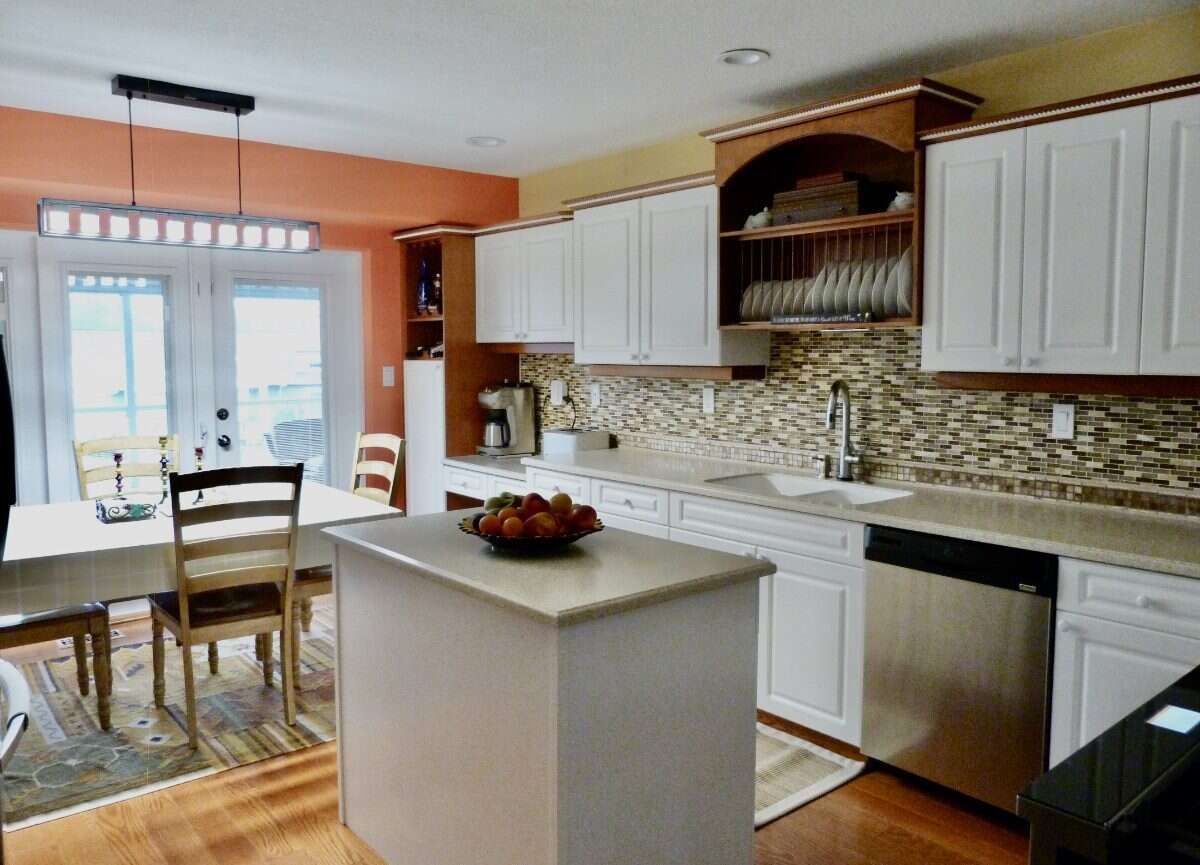 Beautiful home in Aberdeen Golf Course community 