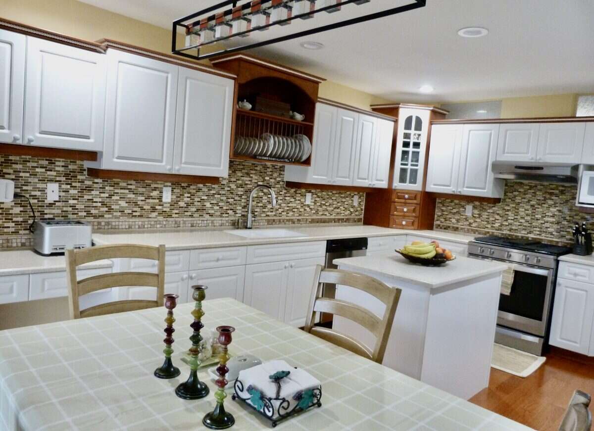 Beautiful home in Aberdeen Golf Course community 
