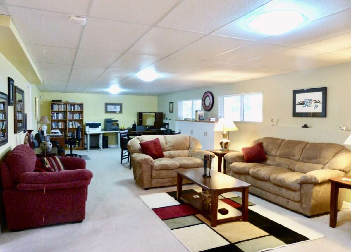Beautiful home in Aberdeen Golf Course community 