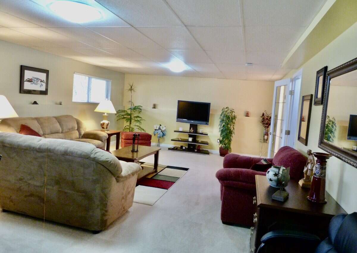 Beautiful home in Aberdeen Golf Course community 