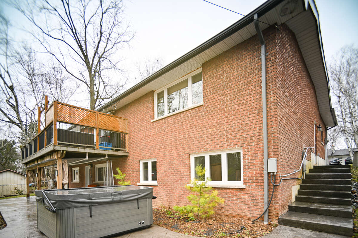 Stairs to rear of property.