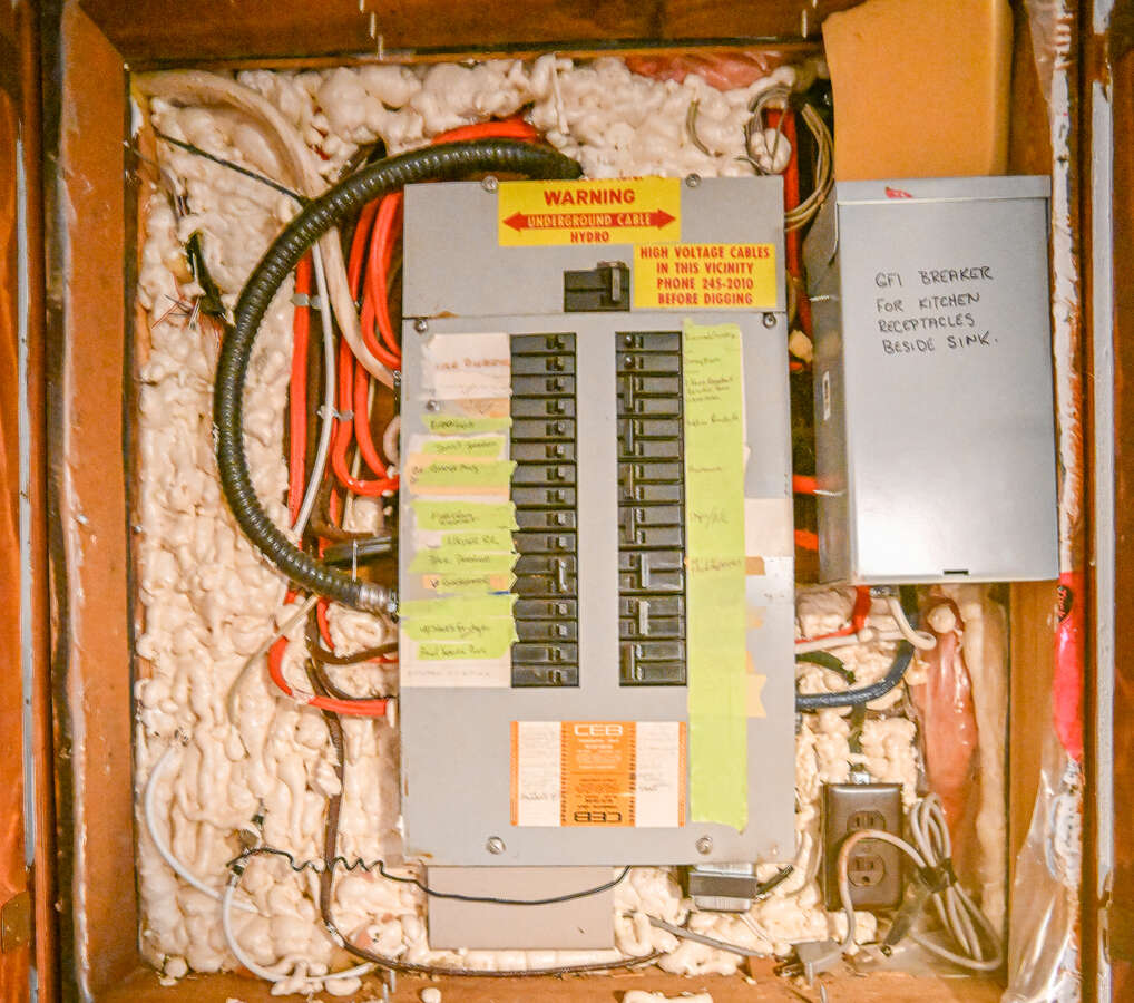 Bright lower level bedrooms. (queen bed)