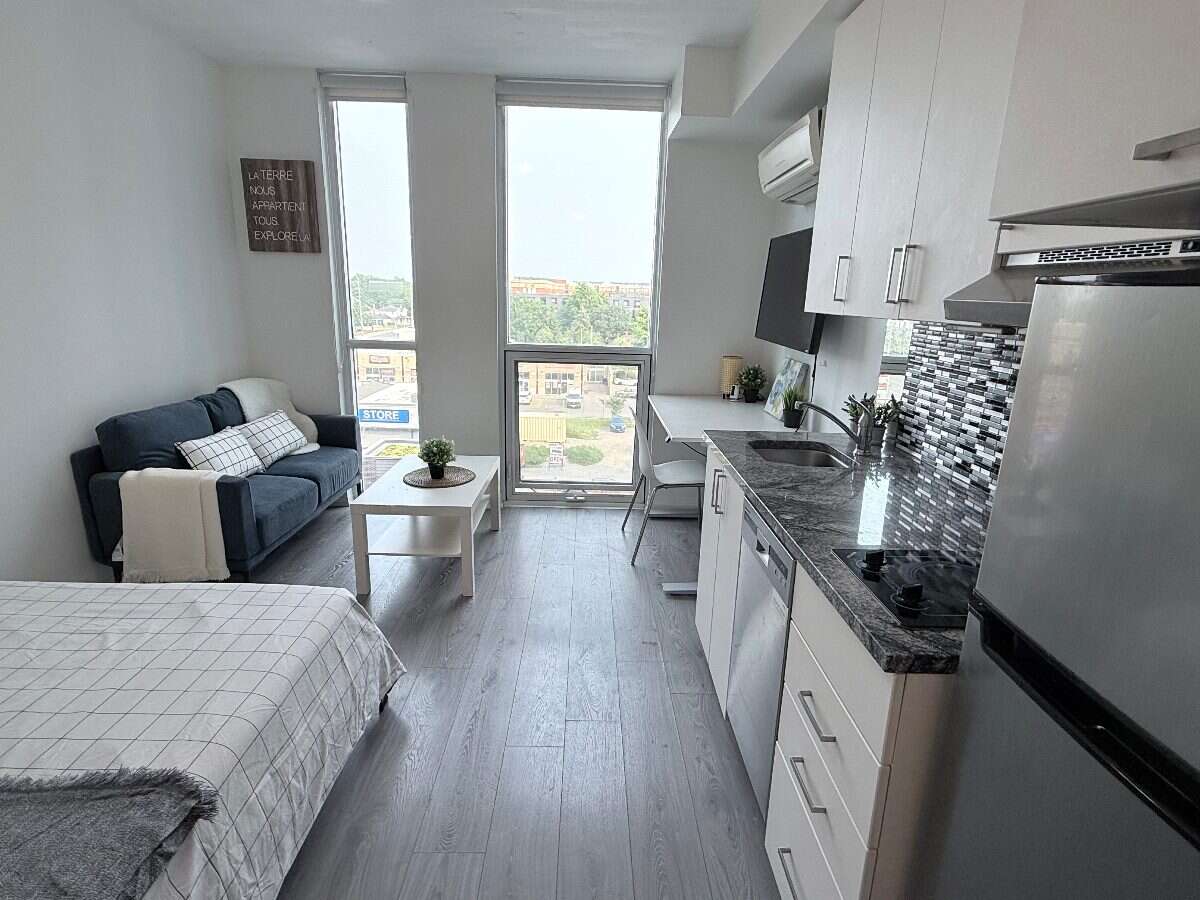 Well-maintained, fully furnished studio in Oshawa