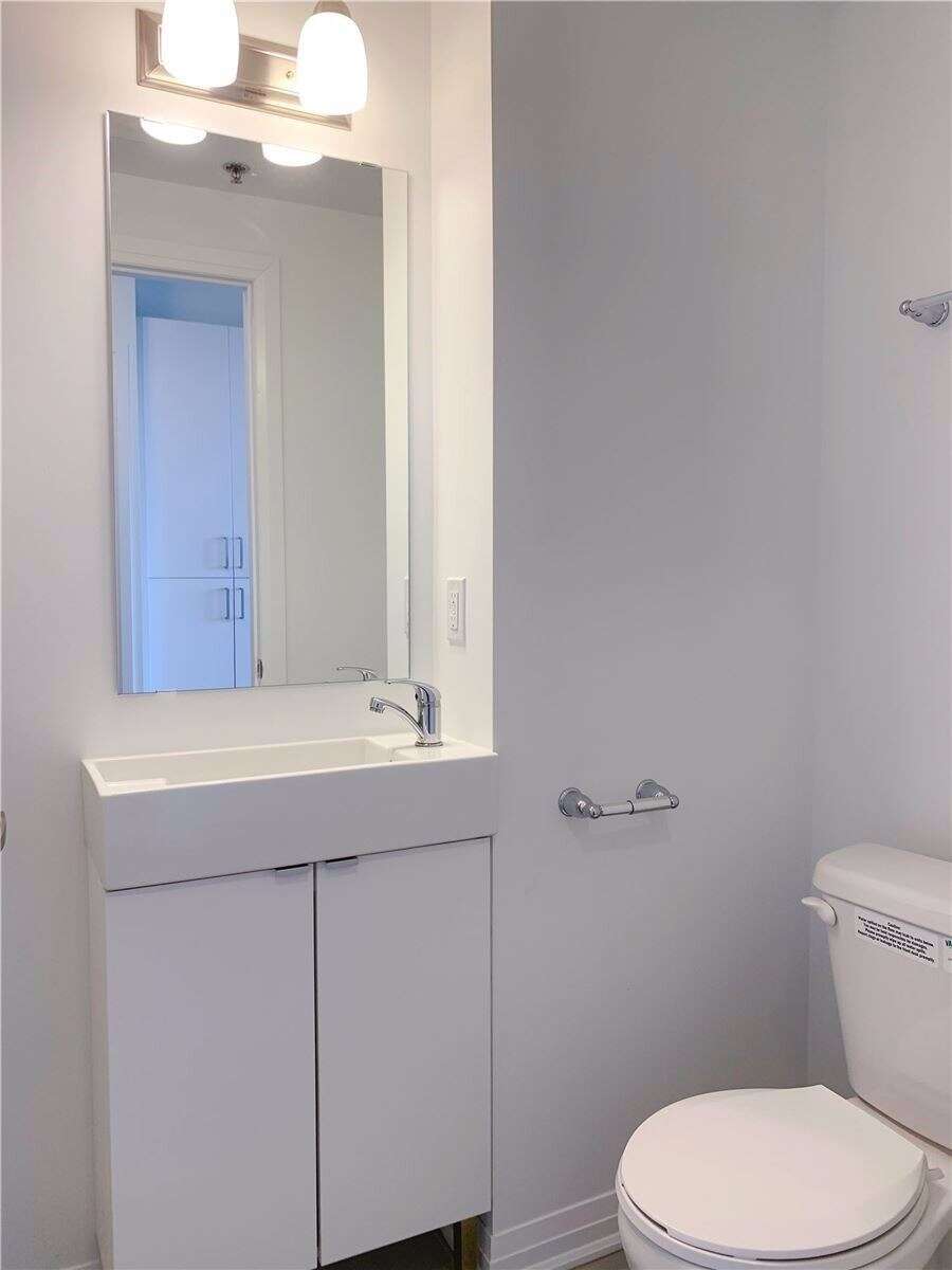 Well-maintained, fully furnished studio in Oshawa