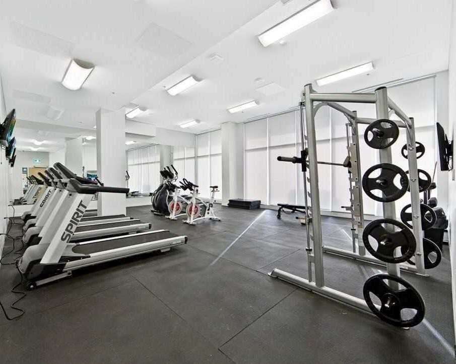 Well-maintained, fully furnished studio in Oshawa