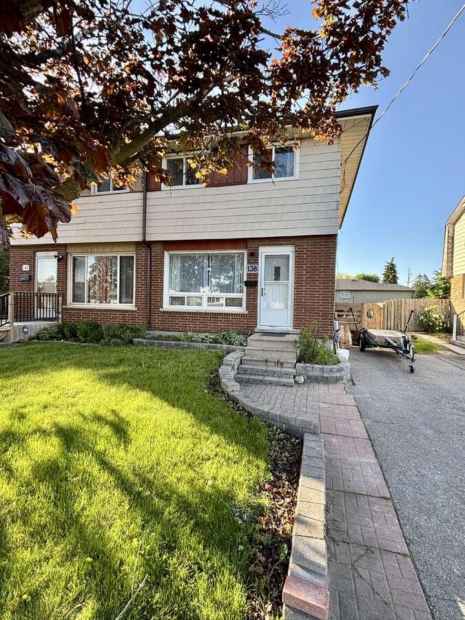 138 Taunton Rd West