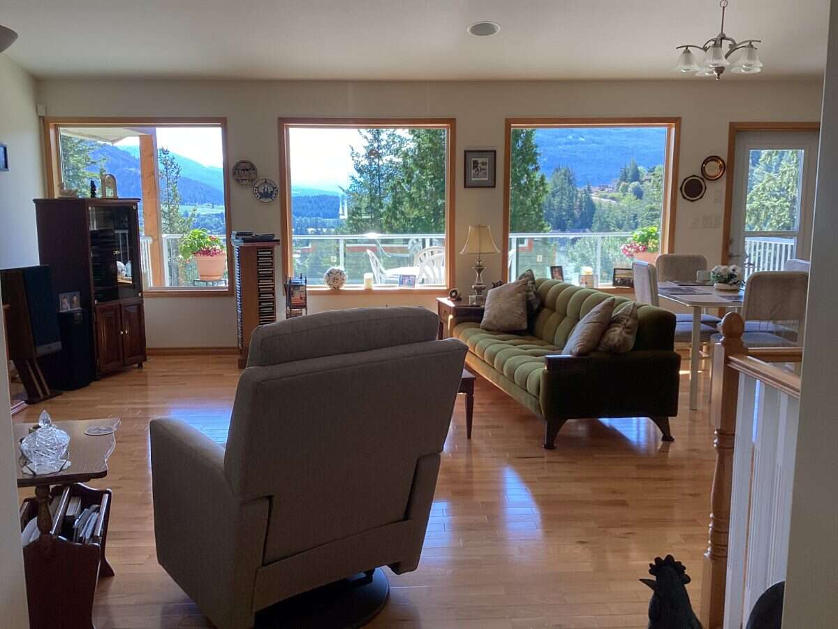 Overlooking the Enderby Cliffs and Shuswap River.