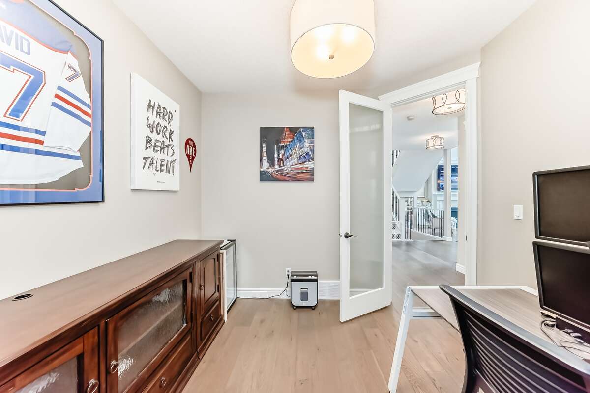4 Bedroom 3.5 Bath, Walkout in Summerside Lake
