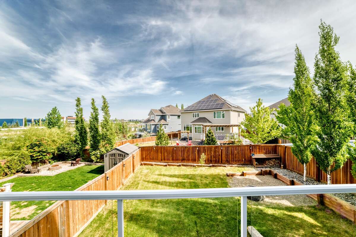 4 Bedroom 3.5 Bath, Walkout in Summerside Lake