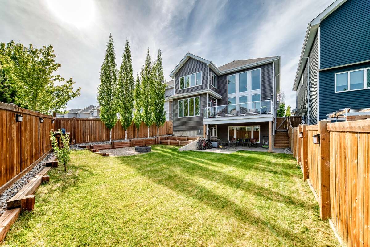4 Bedroom 3.5 Bath, Walkout in Summerside Lake