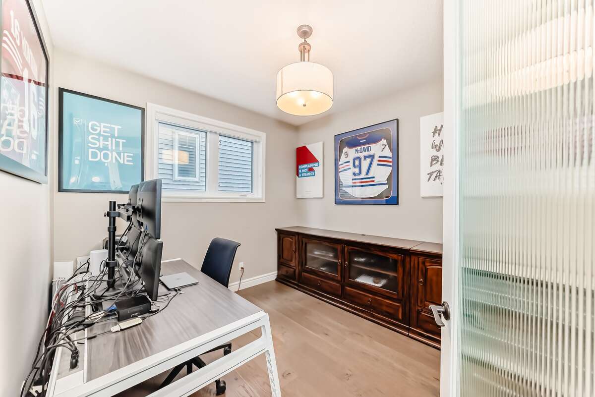 4 Bedroom 3.5 Bath, Walkout in Summerside Lake