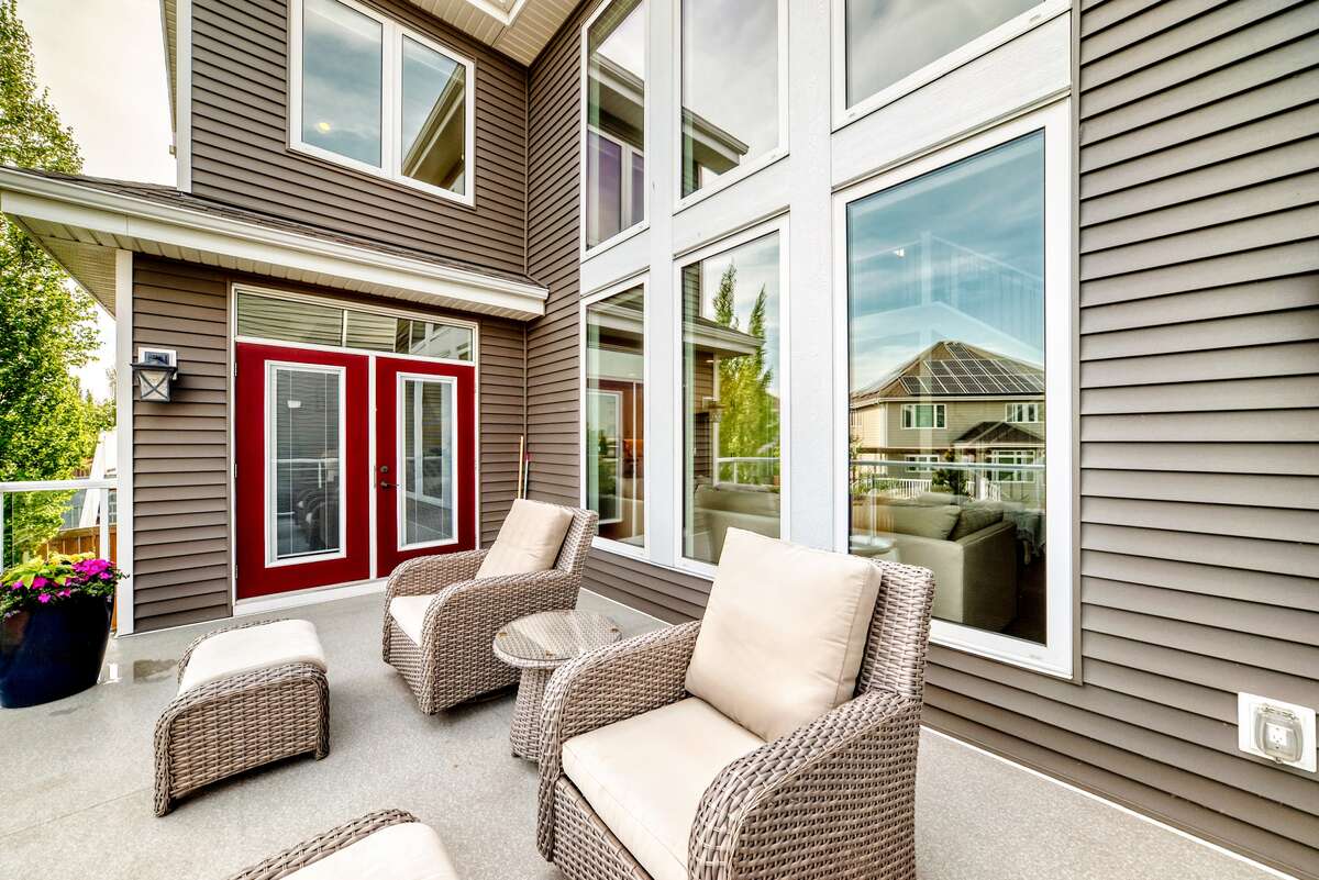 4 Bedroom 3.5 Bath, Walkout in Summerside Lake